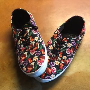 Alice in wonderland shoes